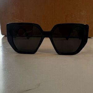 GG Chic Black and gold  Sunglasses